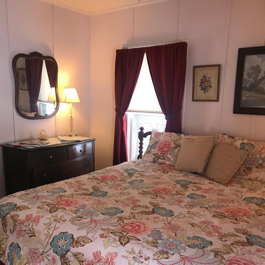 Inn At Starlight Lake & Restaurant Екстериор снимка