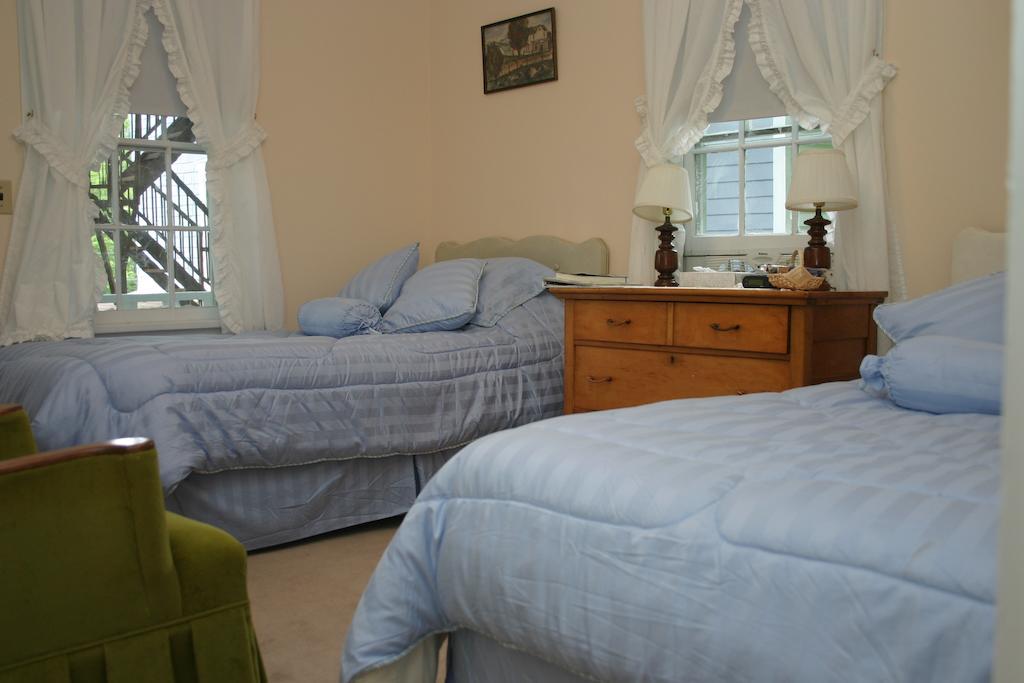 Inn At Starlight Lake & Restaurant Стая снимка
